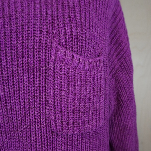 GAP "Shaker-Stitch Pocket Sweater" in "Hollyhock Purple" - Picture 6 of 7